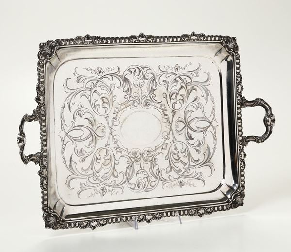 Vassoio rettangolare biansato in argento, Inghilterra, XX secolo