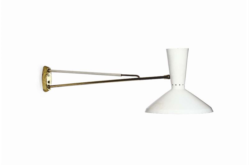 Lampada da parete con struttura in ottone e diffusore in metallo laccato.  - Asta Design II - II - Cambi Casa d'Aste