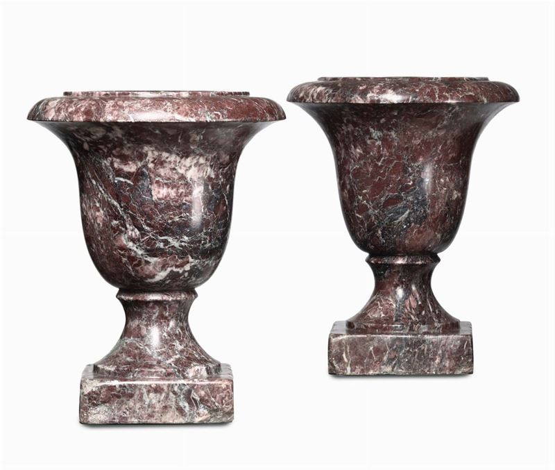 Coppia di vasi in marmo fior di pesco, produzione romana del XX secolo  - Auction Fine Art - Cambi Casa d'Aste