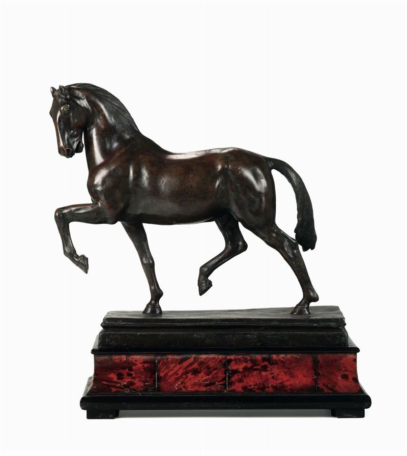 Cavallo in bronzo su base in ebano con specchiature in tartaruga siglato LB, XIX-XX secolo  - Auction Fine Art - Cambi Casa d'Aste