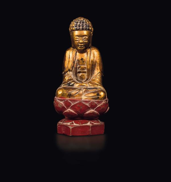 Figura di Amitayus seduto su loto in legno laccato e dorato, Cina, XIX secolo
