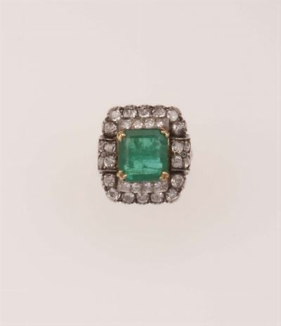 Anello con Smeraldo Brasile di Ct 3,40 Circa, Diamanti di Vecchio Taglio a Contorno