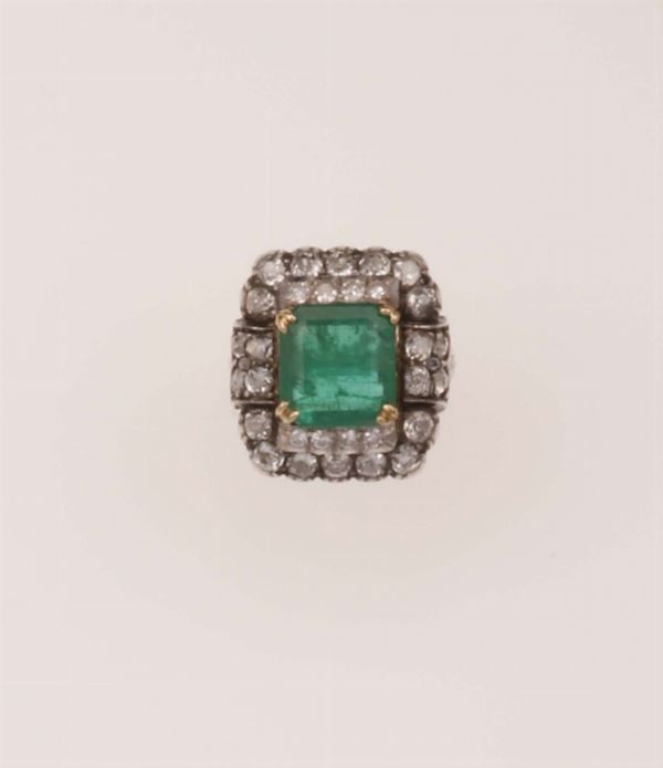 Anello con smeraldo Brasile di ct 3,40 circa, diamanti di vecchio taglio a contorno