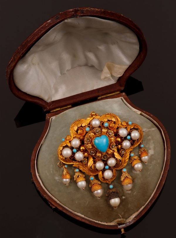 Turquoise and pearl devant de corsage. Fitted case