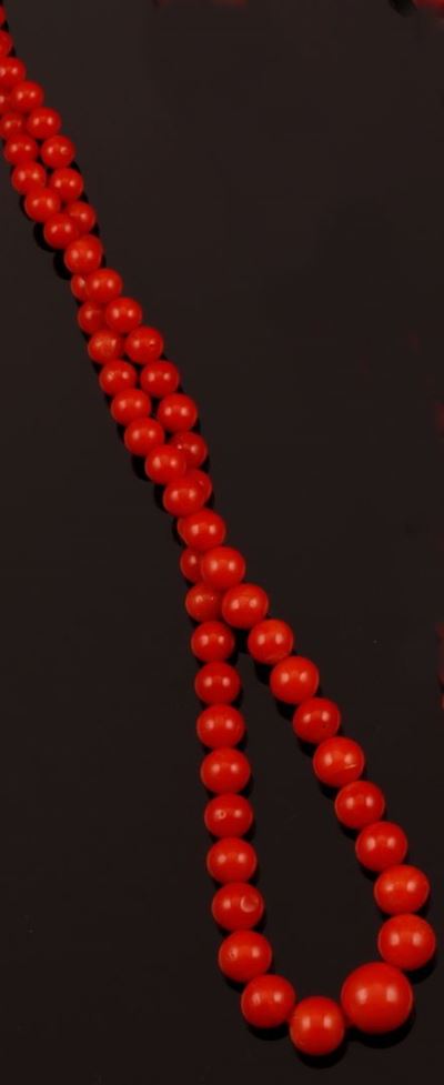 Collana in Corallo Aranciato, a Boules Scalari