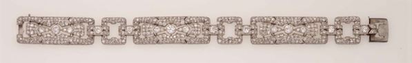 Art Deco-style platinum bracelet set with diamond