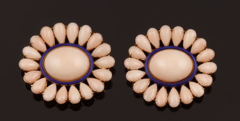 Two coral and enamel brooches  - Auction Fine Coral Jewels - Cambi Casa d'Aste
