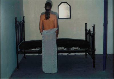 Simcha Shirman (1947)donna Davanti uno Specchio e un Letto, 1996