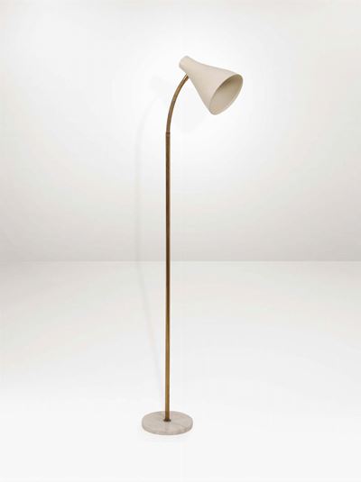 Lampada da Terra con Struttura in Ottone, Diffusore in Alluminio Laccato e Base in Marmo.