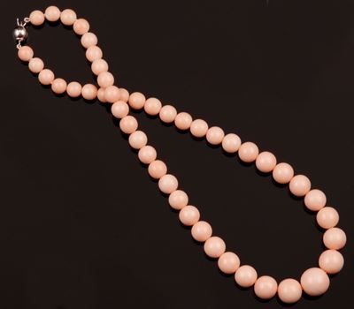 Collana in Corallo Rosa, a Boules Scalari