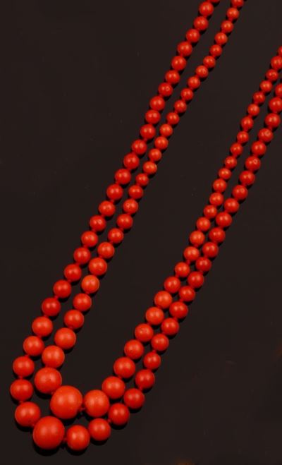 Girocollo in Corallo, a Boules Scalari