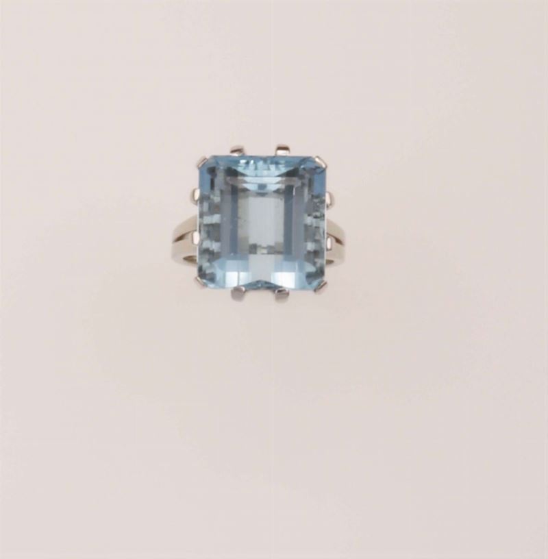 Aquamarine and gold ring  - Auction Fine Jewels - Cambi Casa d'Aste