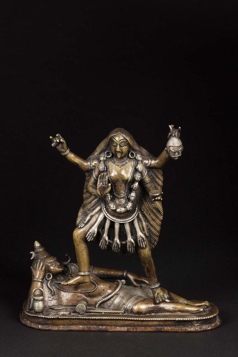Scultura in bronzo con inserti in argento raffigurante divinità danzante, India, XIX secolo  - Asta Chinese Works of Art - Cambi Casa d'Aste