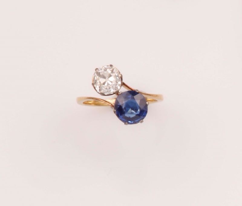 Anello contrarié con diamante di vecchio taglio e zaffiro  - Auction Vintage, Jewels and Watches - Cambi Casa d'Aste