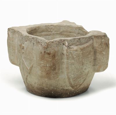 Mortaio in Marmo con Stemma Scolpito. Scultore del XVII Secolo
