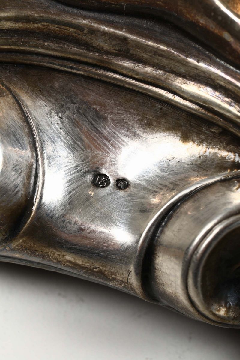 Coppia di Candelabri a Tre Fiamme in Argento Sbalzato e Cesellato, Impero Austoungarico (cecoslov...