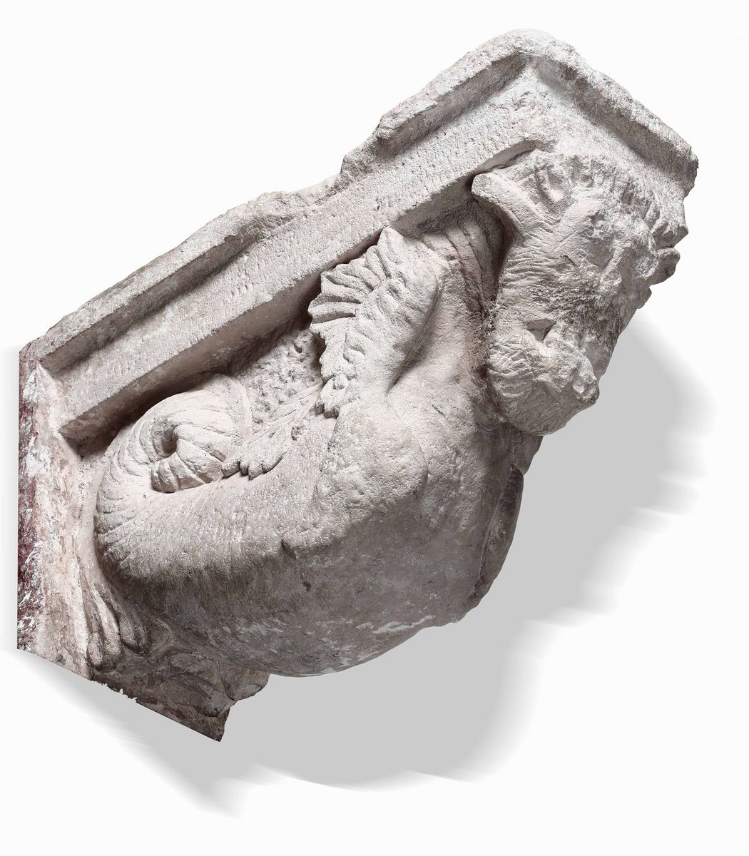 Coppia di Mensole in Pietra Scolpite con Protomi Leonine. Lapicida Romanico Operante in Italia Me...