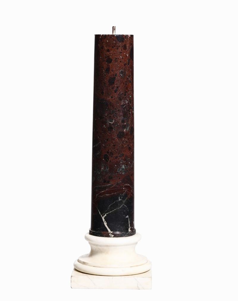 Colonna in marmo rosso con base a plinto in marmo bianco, XIX secolo  - Asta Scultura e Oggetti d'Arte - Asta a Tempo - Cambi Casa d'Aste