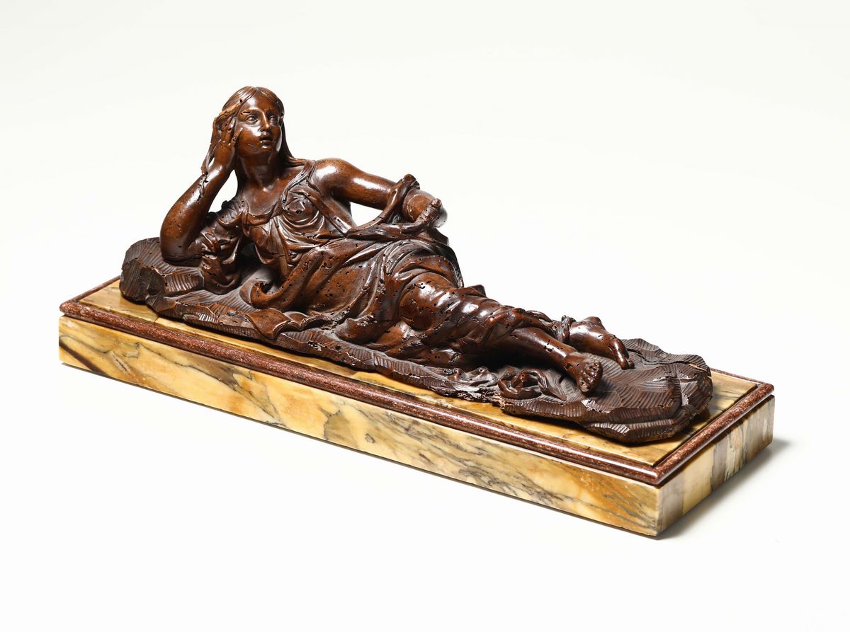 Figura Femminile (cleopatra?) in Legno di Noce. Ambito di Andrea Fantoni. Lombardia XVII-XVIII Se...