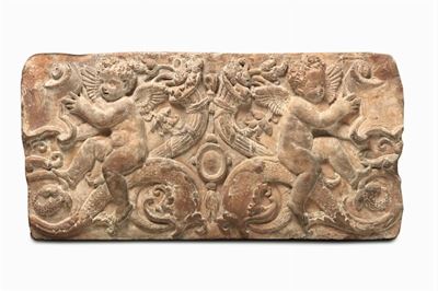 Fregio Rinascimentale in Terracotta con Raffigurazioni di Putti con Delfini e Cornucopie, Plastic...