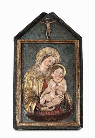 Rilievo in Terracotta Dipinta e Dorata Raffigurante Madonna con Bambino. Maestro del Polittico De...