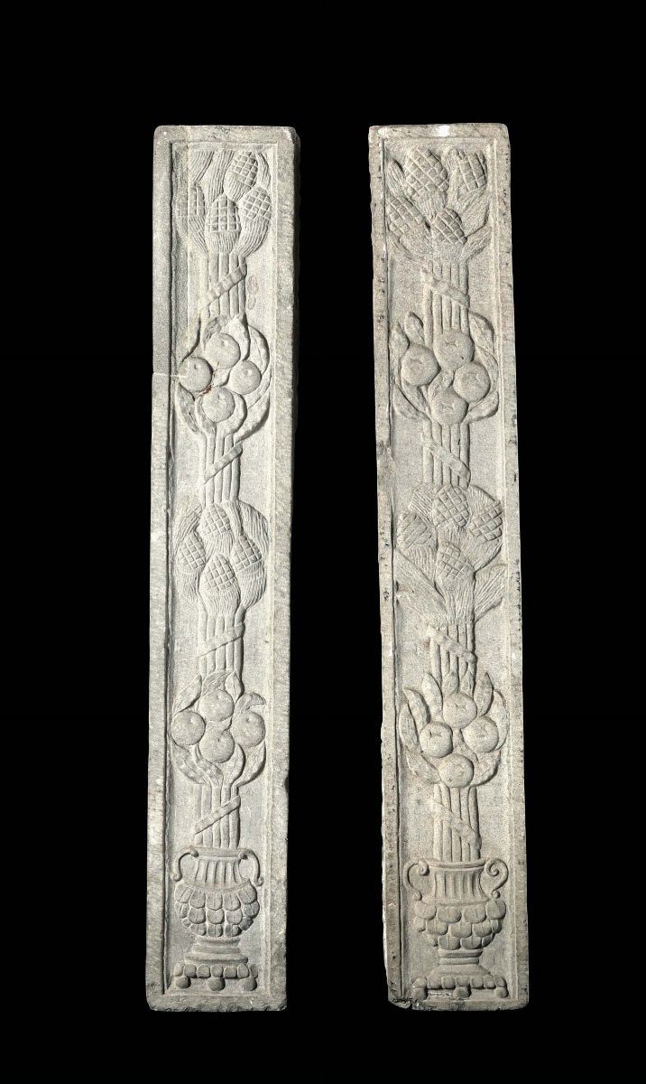 Coppia di lesene in pietra serena. Arte rinascimentale toscana del XV secolo  - Asta Scultura e Oggetti d'Arte - Cambi Casa d'Aste