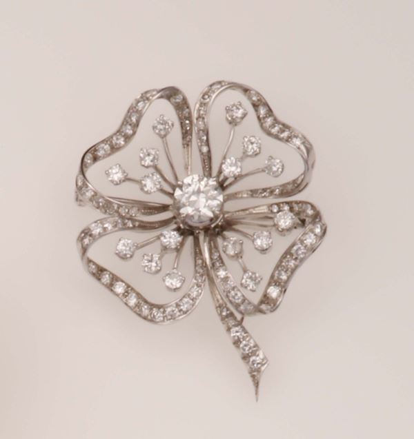 Diamond brooch of quatrefoil design