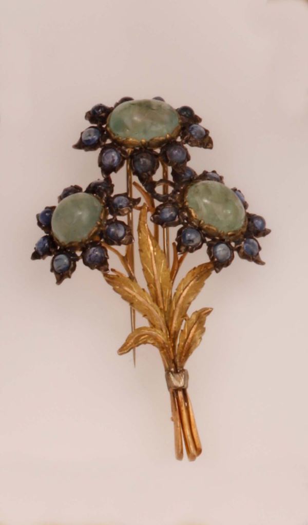 Emerald and sapphire brooch. Signed Mario Buccellati
