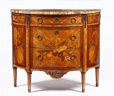 Cassettone demilune, lastronato ed intarsiato, XX secolo, cinque cassetti e due sportelli