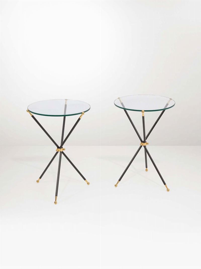 Coppia di tavoli bassi con struttura in ottone e ottone laccato e piano in vetro.  - Asta Design II - II - Cambi Casa d'Aste