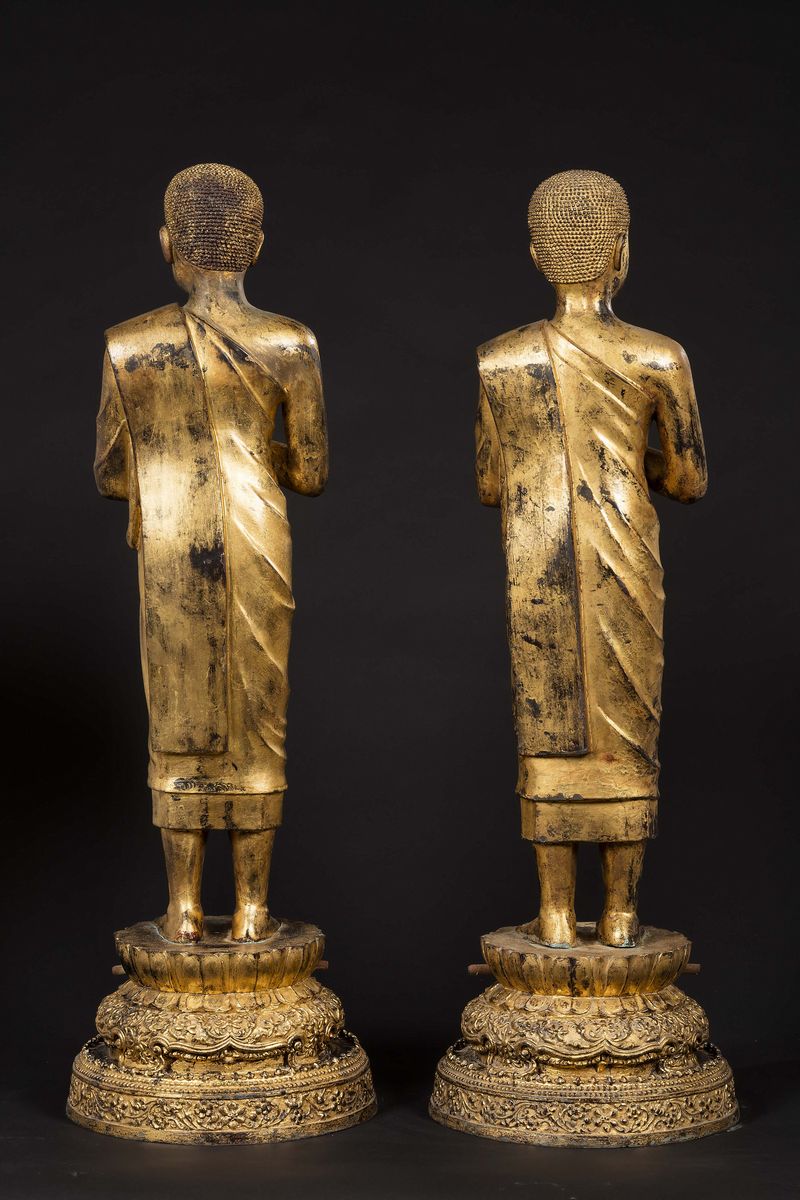 Coppia di Sculture in Bronzo Dorato Raffiguranti Monaci, Thailandia, 1880 Ca.