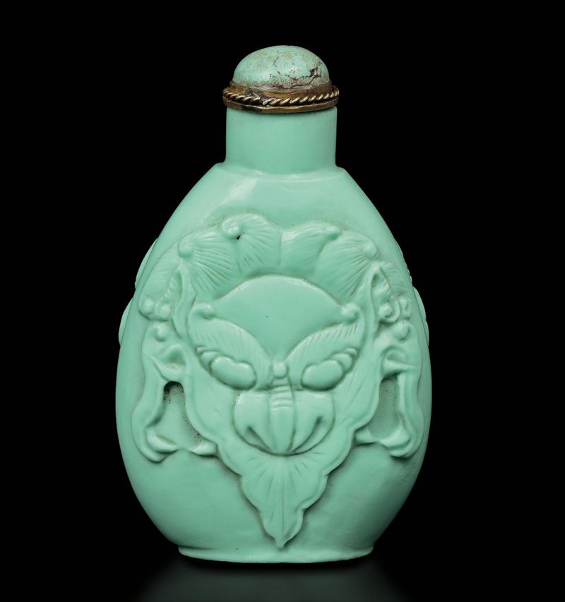 Snuff bottle in turchese incisa a rilievo con testa di scimmia, Cina, Dinastia Qing, XIX secolo  - Asta Fine Chinese Works of Art - Cambi Casa d'Aste