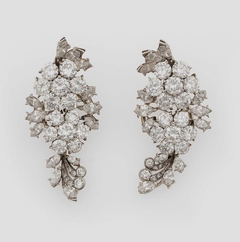 Pair of diamond and platinum earrings  - Auction Fine Jewels - II - Cambi Casa d'Aste