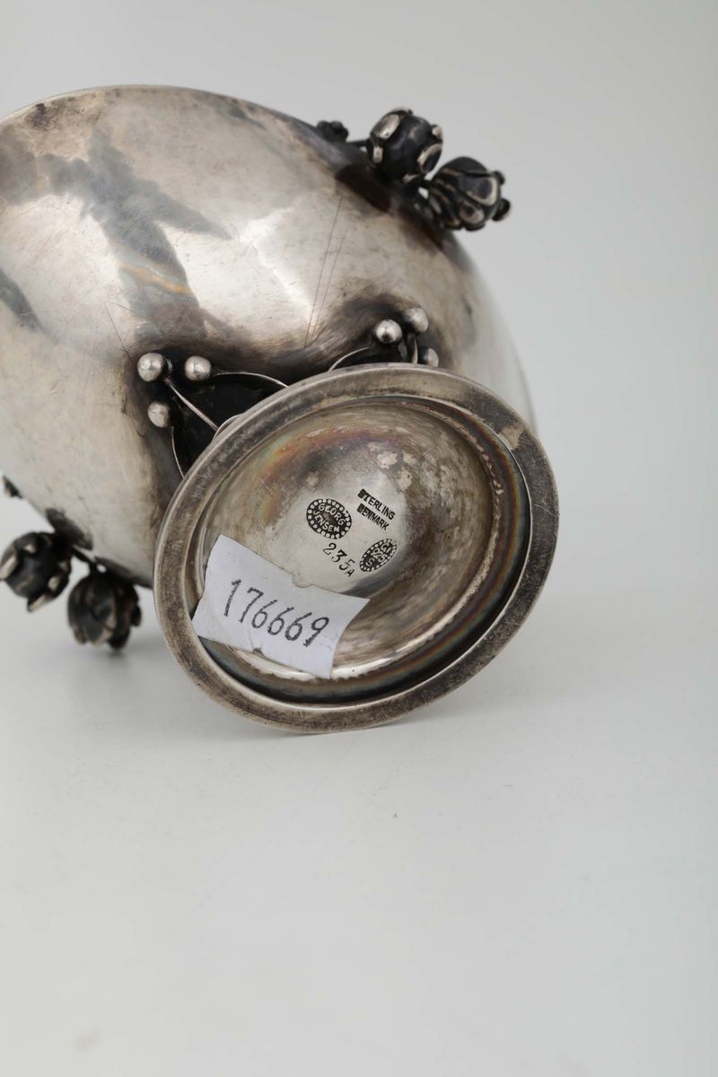 Cestino in Argento Sterling Fuso, Tornito e Cesellato, Manifattura Georg Jensen, Danimarca XX Sec...