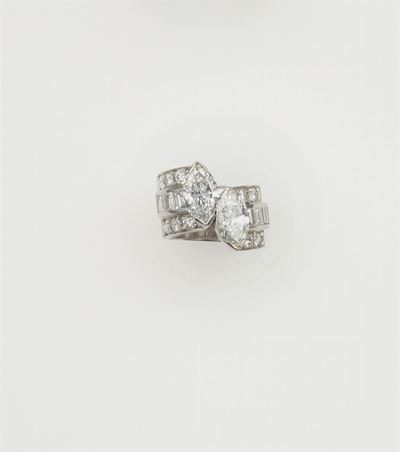 Due Diamanti Taglio a Marquise di Ct 2,15 e 2,32, Colore F, Caratteristiche Interne Vs1