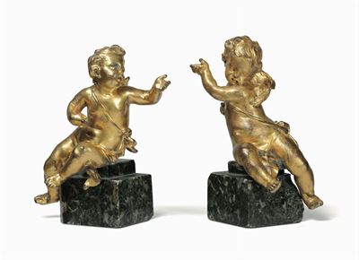 Coppia di Putti in Bronzo Fuso Dorato e Cesellato. Fonditore Barocco Attivo in Italia (roma?) nel...