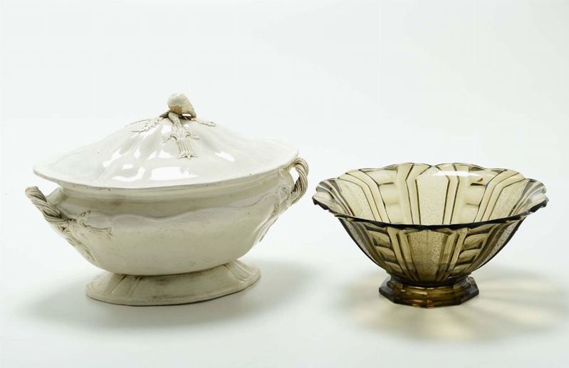 Zuppiera in maiolica e vaso in cristallo  - Auction Fine Art Timed Auction - V - Cambi Casa d'Aste