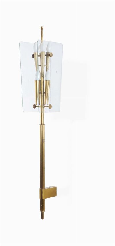 Grande Lampada a Parete con Struttura in Ottone e Diffusori in Vetro.
