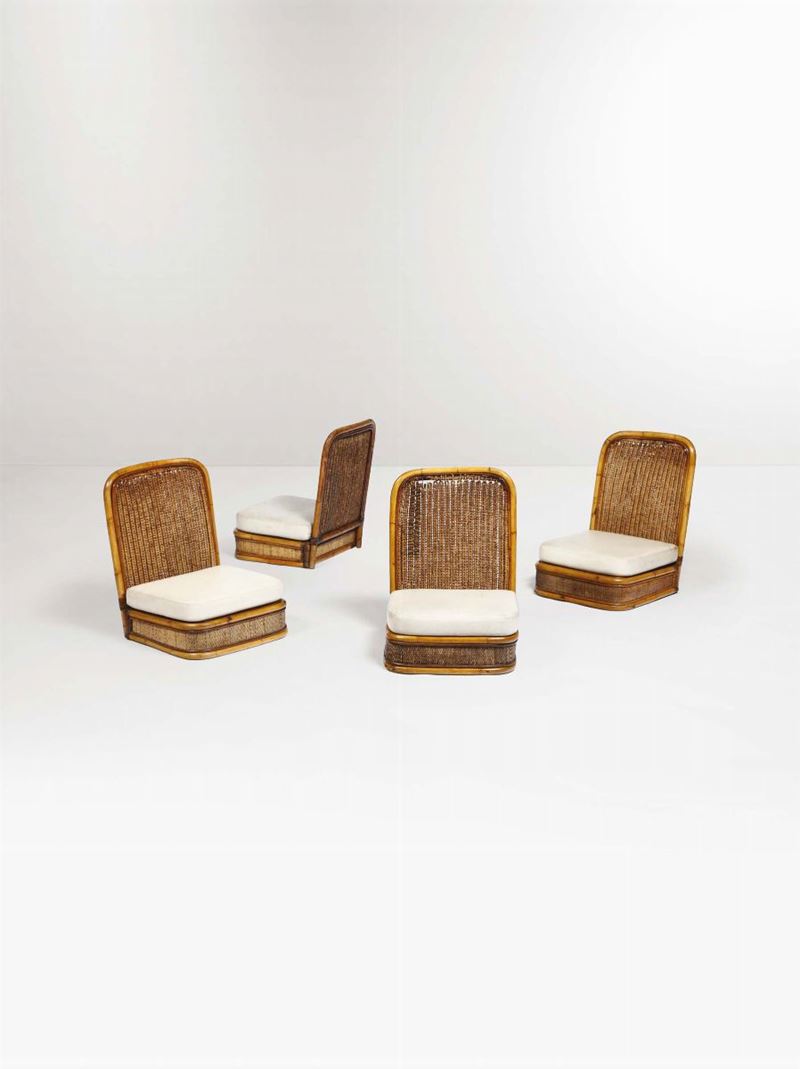 Quattro poltroncine con struttura in vimini e seduta rivestita in tessuto.  - Auction Design I - Cambi Casa d'Aste
