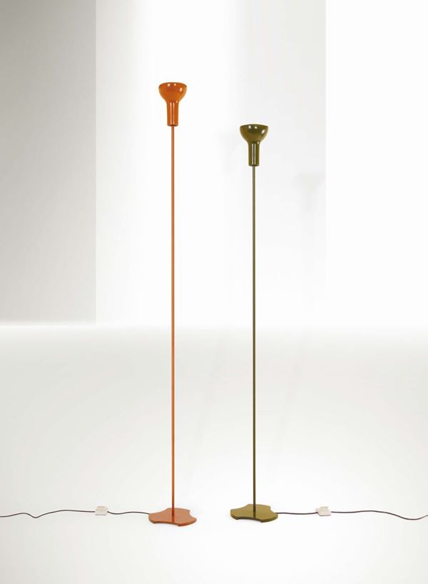 Gino Sarfatti, two 1073 first-edition floor lamps with a lacquered metal structure, lacquered aluminum diffuser and cast iron base. Exclusive edition for the furnishings of Casa C. Milano. Arteluce Prod., Italy, 1956