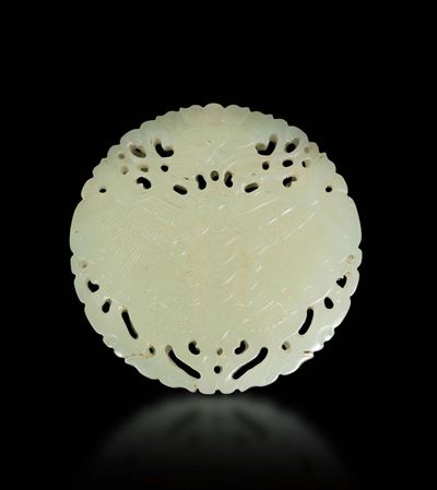 Pendente in Giada Bianca con Decoro di Farfalla a Traforo, Cina, Dinastia Qing, XIX Secolo