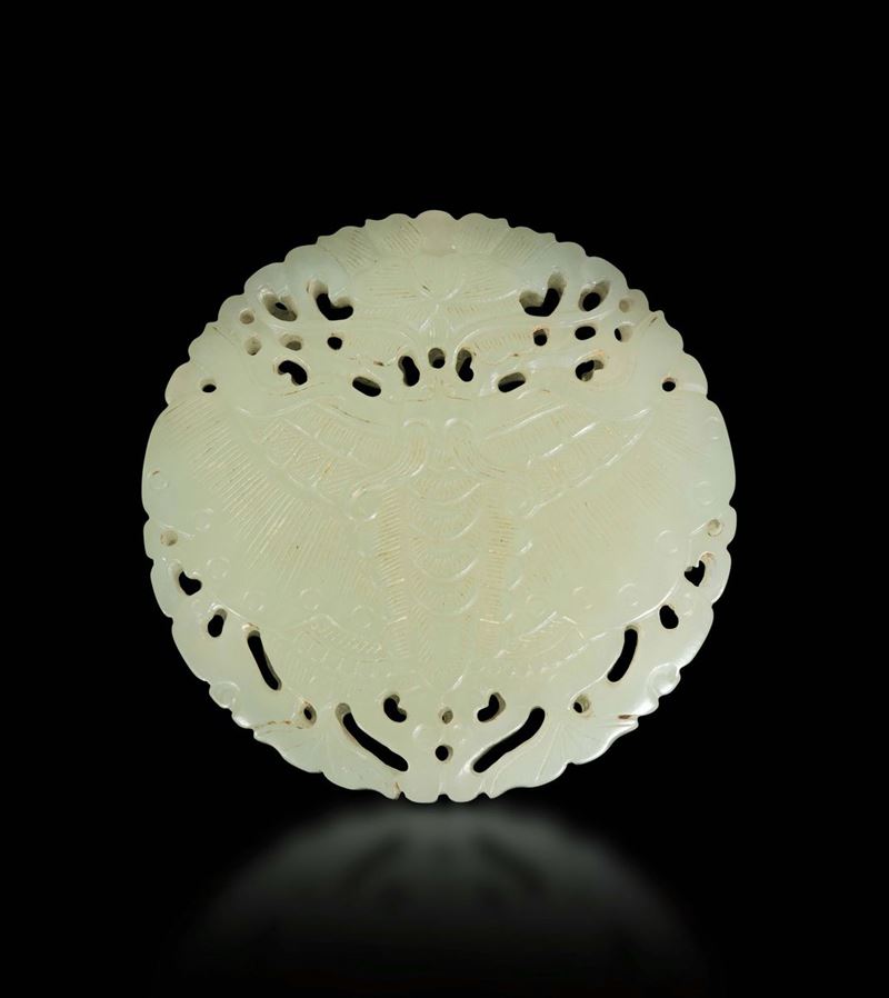 A white jade pendant with a butterflies decoration, China, Qing Dynasty, 19th century  - Auction Fine Chinese Works of Art - I - Cambi Casa d'Aste