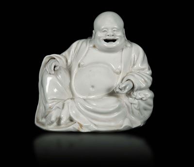 Figura di Budai in Porcellana Blanc De Chine Dehua, Cina, Dinastia Qing, XVIII Secolo