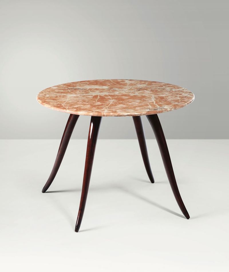 Tavolo basso con struttura in legno e piano in marmo.  - Auction Design I - Cambi Casa d'Aste