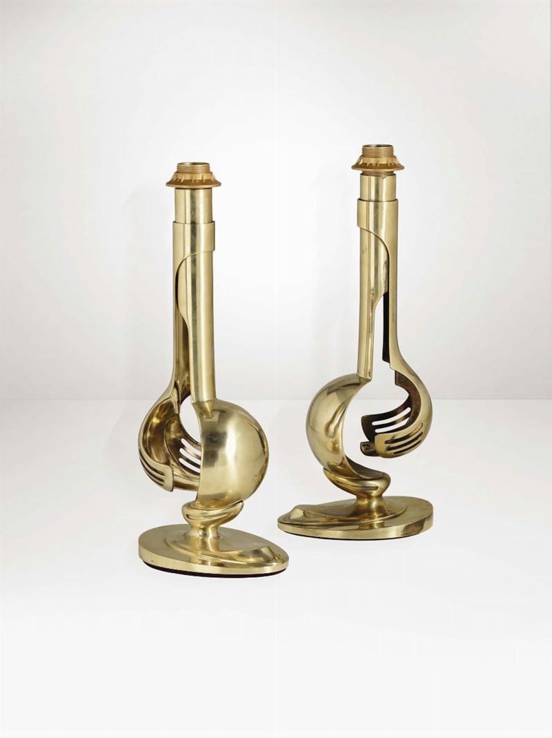 Coppia di lampade da tavolo in fusione di ottone.  - Auction Design I - Cambi Casa d'Aste
