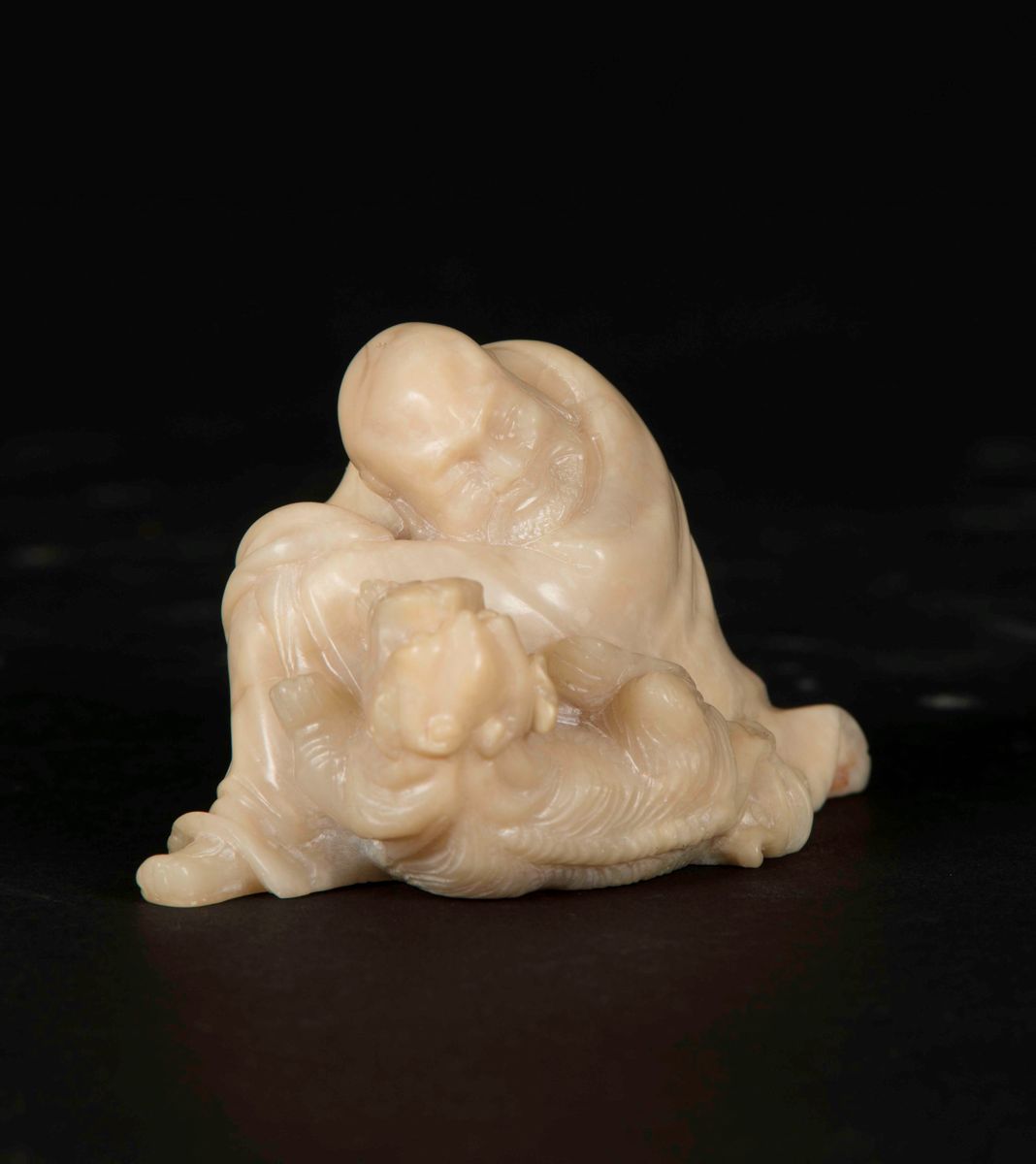 Piccolo Gruppo in Saponaria con Figura di Saggio e Cane, Cina, Dinastia Qing, Inizio XIX Secolo