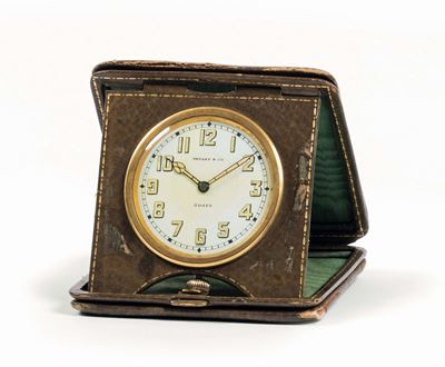Tiffany&co. Orologio da Tavolo, in Ottone Dorato e Pelle. Realizzato nel 1930 Circa