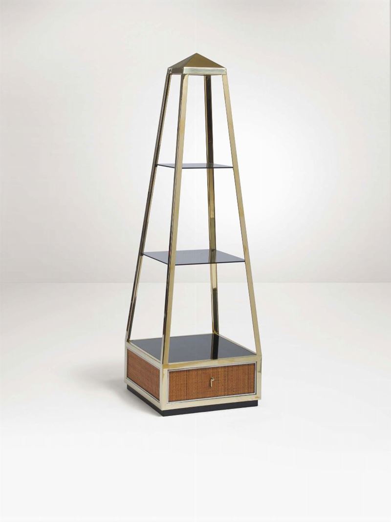 Mobile espositore con struttura in ottone e piani in cristallo.  - Asta Design I - Cambi Casa d'Aste
