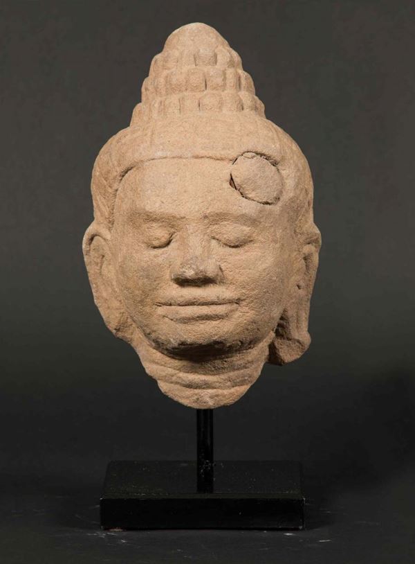 Testa di Buddha in pietra, Khmer, XIII secolo