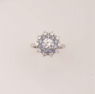 Anello con Diamante Centrale Taglio Brillante di Ct 0,90 Circa, Diamanti e Zaffiri a Contorno